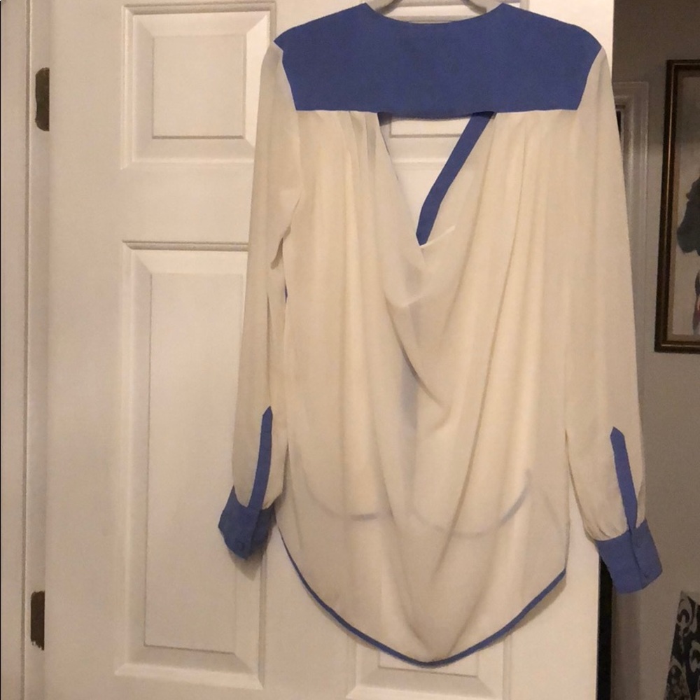 Flowy button up / open back blouse - Picture 6 of 8